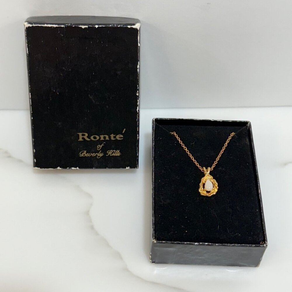 VTG 1983 Ronte of Beverly Hills Gold Vermeil Genuine Opal Necklace with Box
